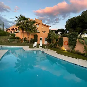 Deluxe In Royal Cabopino Townhouse Kwatera prywatna Marbella
